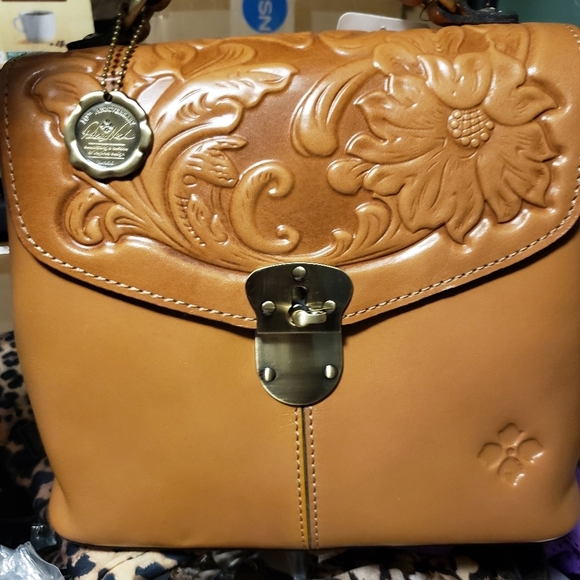 Patricia Nash Sinclair Backpack/Crossbody  NWT ? biscuit or Oxblood